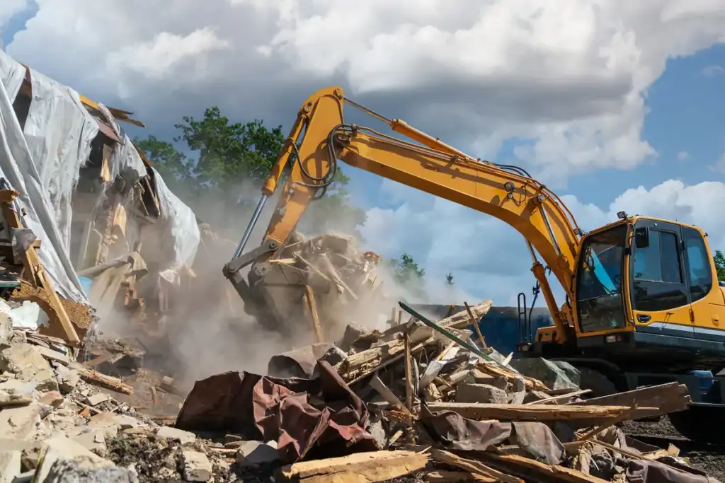 Démolition bâtiment Figeac : Terra Célé, votre spécialiste de la démolition